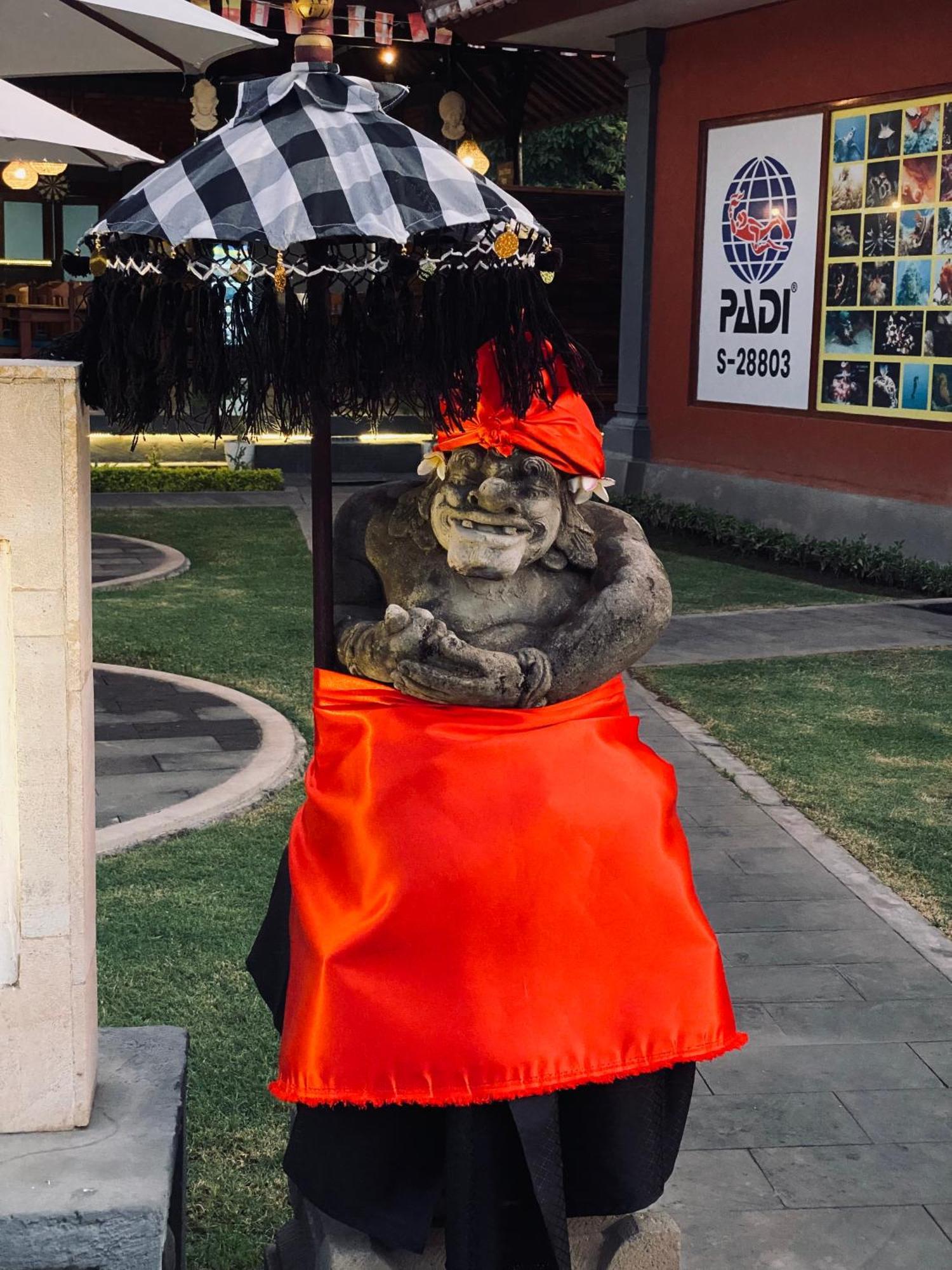 巴厘岛佩母得兰巴迪尼旅馆酒店 外观 照片